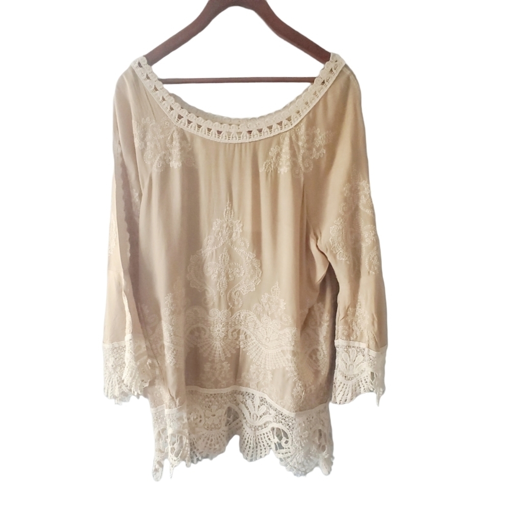 Solitaire Tunic Top with Lace and Embroidery Work Size Large New with Tags